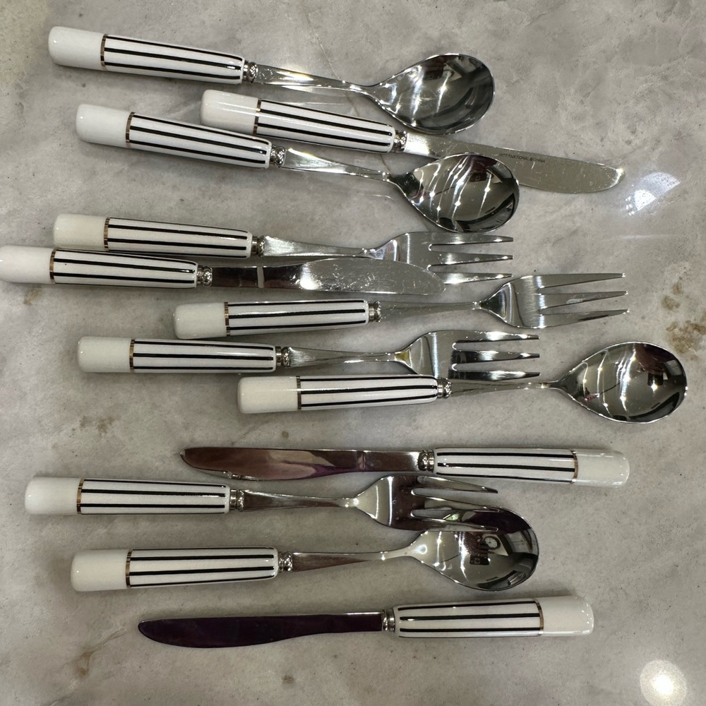 White Striped Handle flatware hors d’oeuvre Set - 12-Piece Home Dining Cutlery